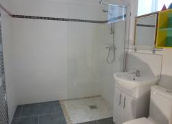 sisters-bathroom